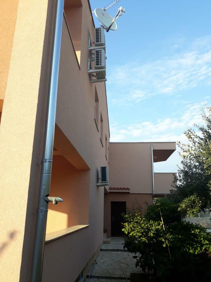 Mario Apartman Vir Kültér fotó